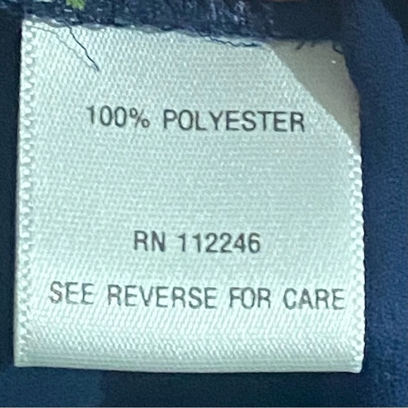 Sami & Jo Navy Lightweight Floral Top - Picture 8 of 9